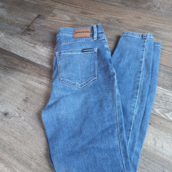Calvin Klein Jeans - Picture 1 of 3